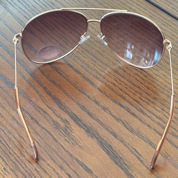 Fossil Aviator Pilot Rose Gold Frame Brown Gradient Lens FW11 Sunglasses - Picture 2 of 6